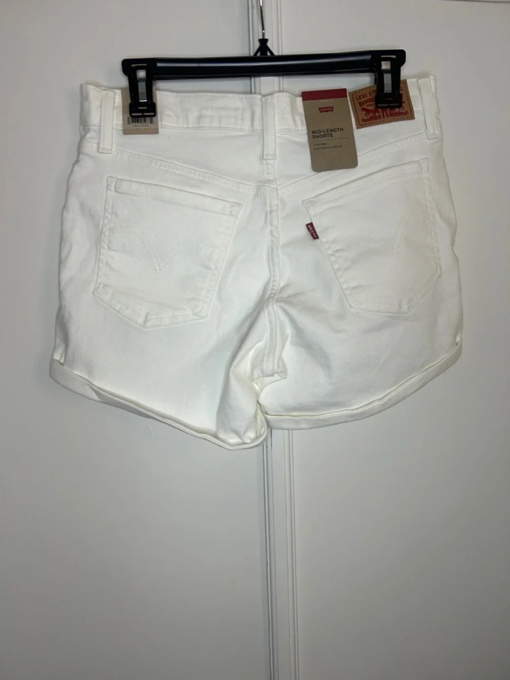 NWT Levi's White Denim Mid-Length Shorts